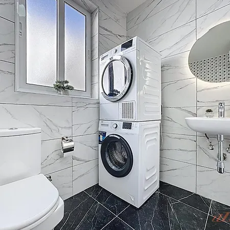 Stylish Seaview Retreat In St Pauls Bay شقة