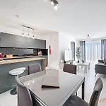 Stylish Seaview Retreat In St Pauls Bay *