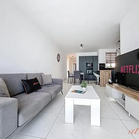 Stylish Seaview Retreat In St Pauls Bay St. Paul's Bay